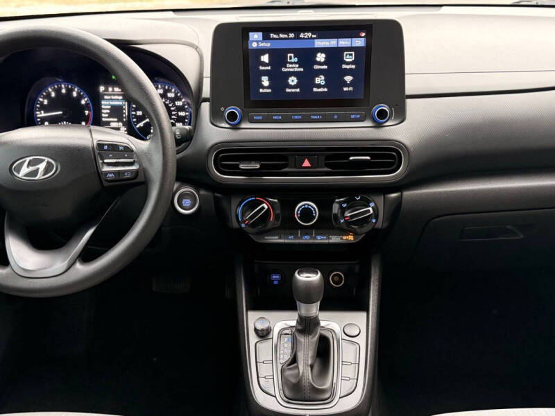 2022 Hyundai Kona SEL