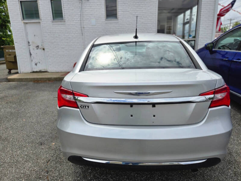 2011 Chrysler 200 LX