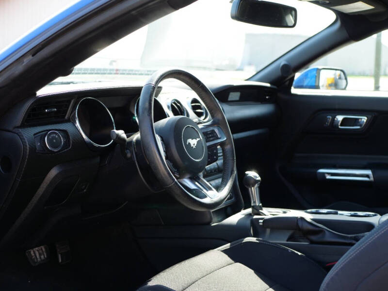 2017 Ford Mustang V6