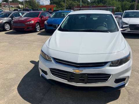 2018 Chevrolet Malibu for sale at Greg's Auto Sales in Poplar Bluff MO