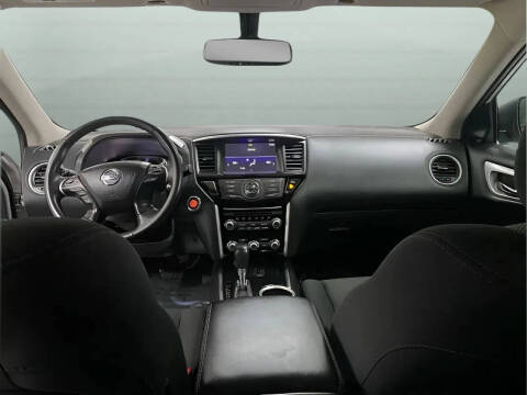 2020 Nissan Pathfinder SV