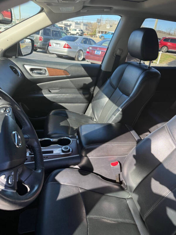 2017 Nissan Pathfinder Platinum