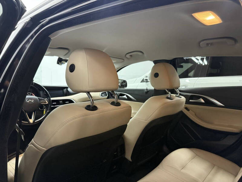 2018 Infiniti QX30 Luxury