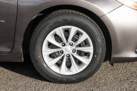 2017 Toyota Camry LE