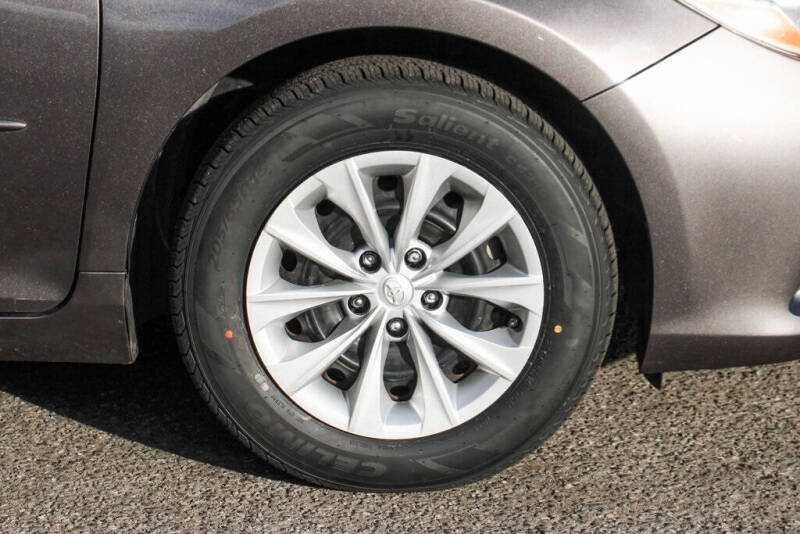 2017 Toyota Camry LE