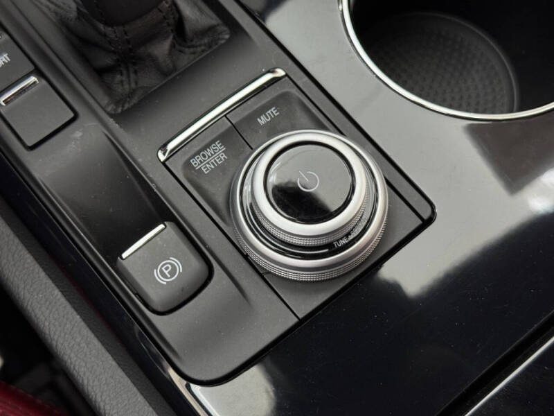 2023 Maserati Ghibli Modena Q4