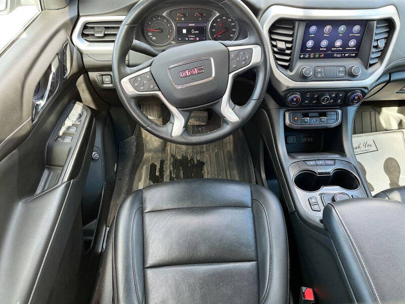 2023 GMC Acadia SLT