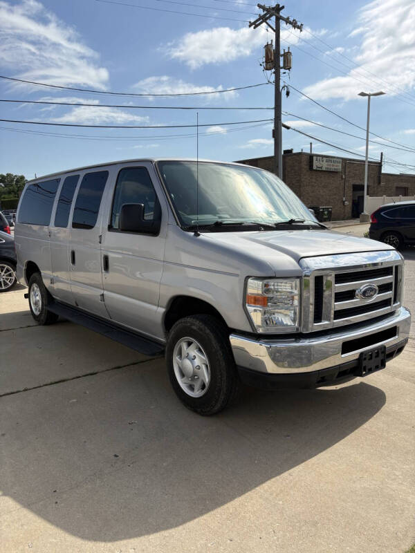 2013 Ford E-Series E-350 SD XLT