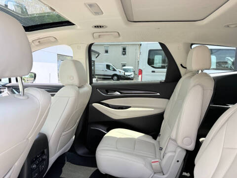2022 Buick Enclave Essence