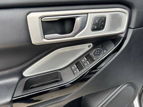 2022 Ford Explorer Hybrid Platinum