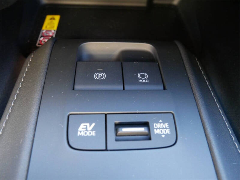 2024 Toyota Venza LE