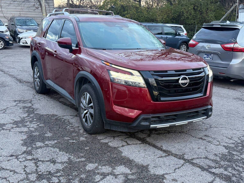 2023 Nissan Pathfinder SL