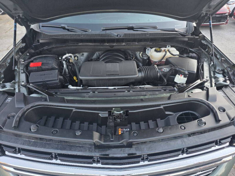 2023 Chevrolet Suburban LT