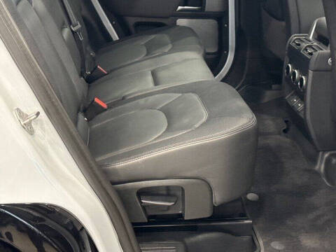 2023 Land Rover Defender 130 X-Dynamic SE