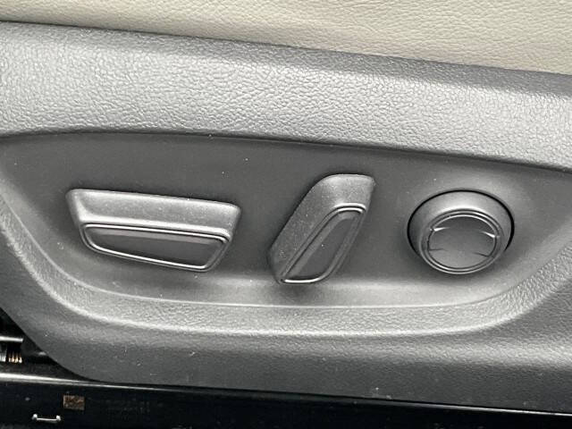 2021 Toyota Camry Hybrid XLE