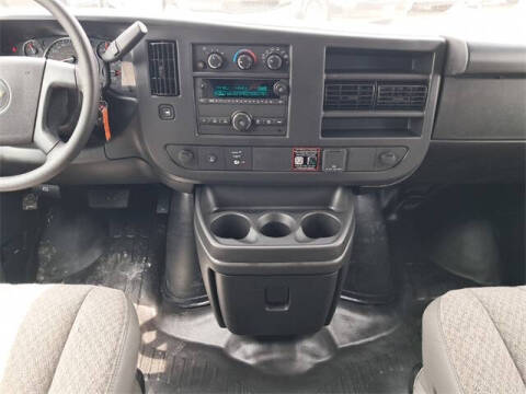 2025 Chevrolet Express 3500