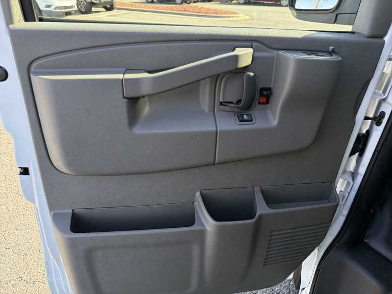 2025 GMC Savana 2500