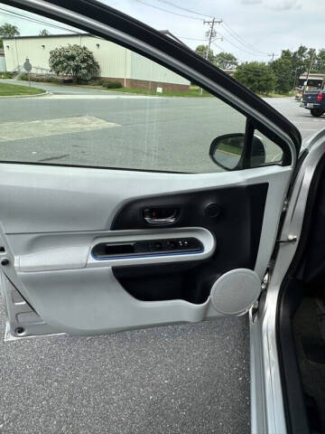 2013 Toyota Prius c One