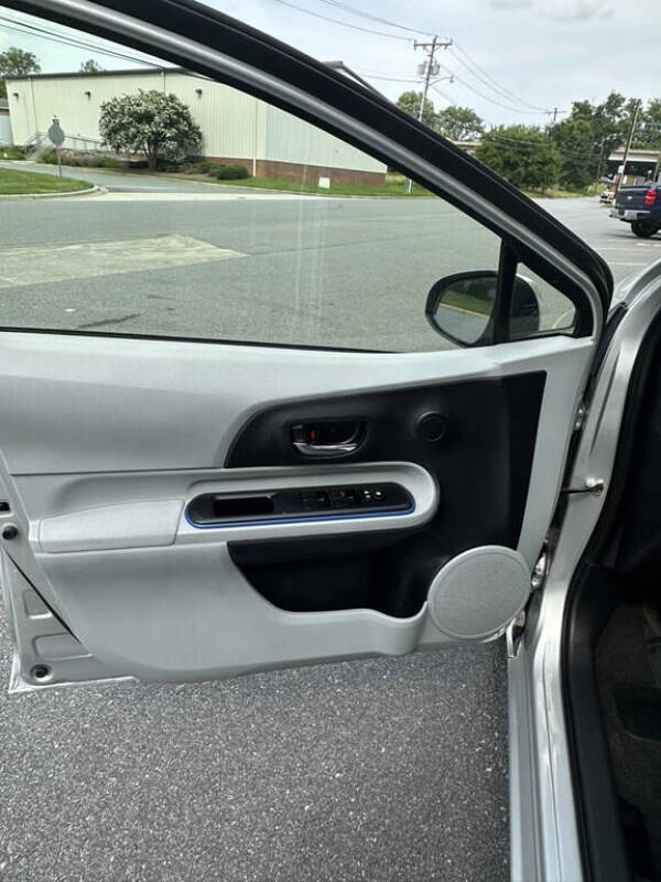 2013 Toyota Prius c One