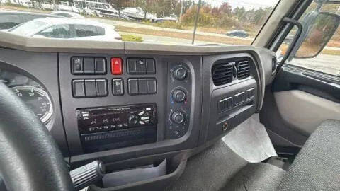 2018 Peterbilt 220