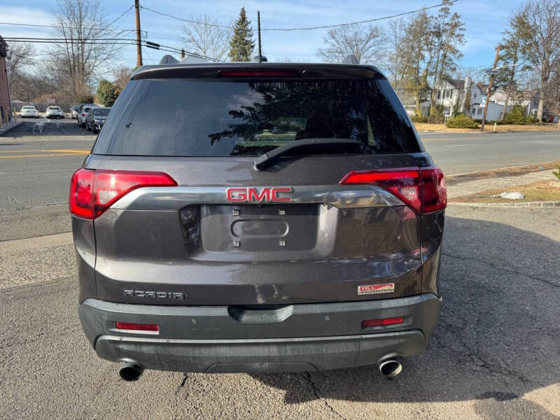 2017 GMC Acadia SLE-2