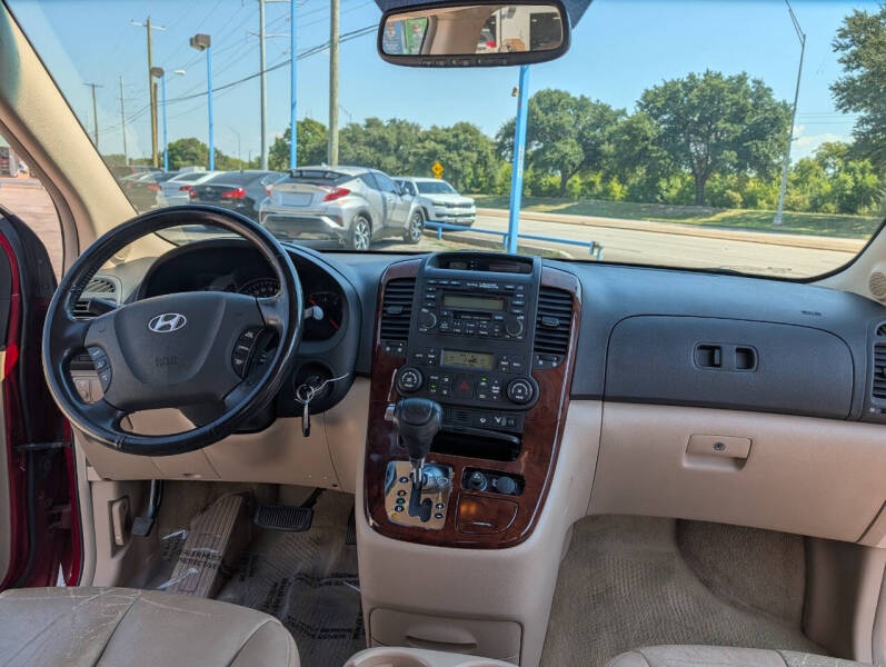 2007 Hyundai Entourage GLS