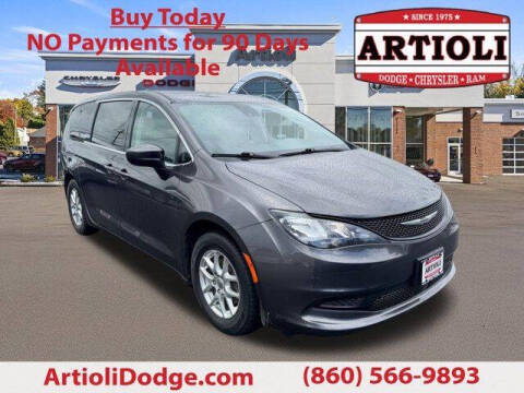 2022 Chrysler Voyager LX