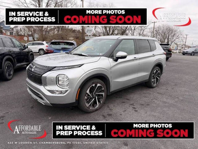 2024 Mitsubishi Outlander SE's photo