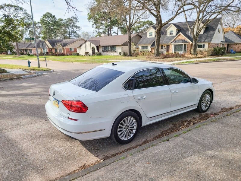 2016 Volkswagen Passat SE photo 6