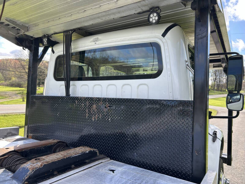 2019 Freightliner Business class M2