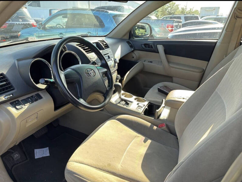 2012 Toyota Highlander SE