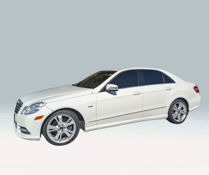 2012 Mercedes-Benz E-Class E350 Luxury photo 3