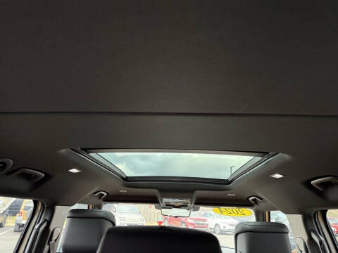 2024 Land Rover Defender 130 P400 X-Dynamic SE