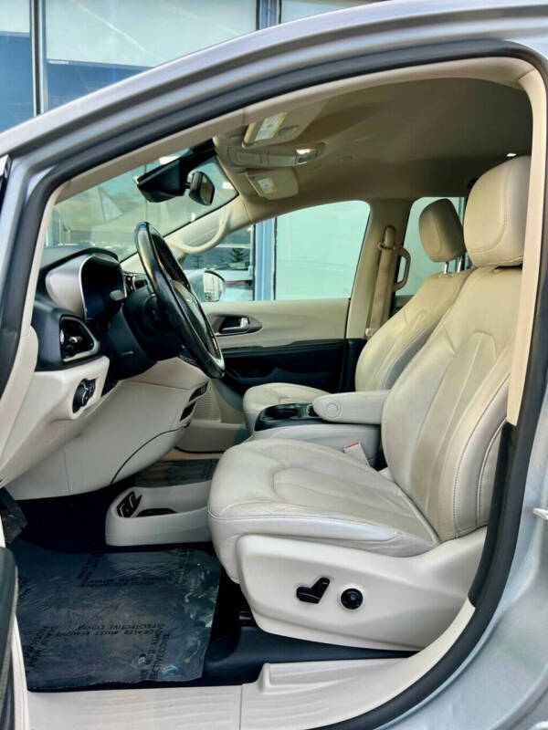 2021 Chrysler Pacifica Touring L