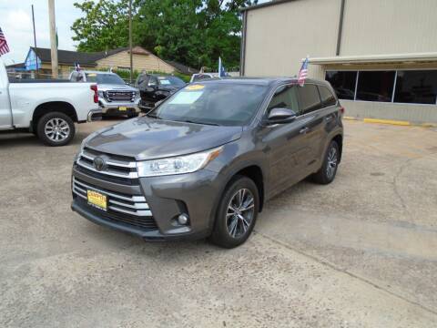 2017 Toyota Highlander for sale at Campos Trucks & SUVs, Inc. in Houston TX