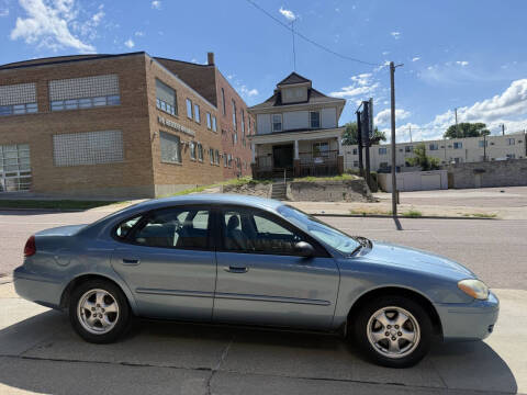 2005 Ford Taurus SE