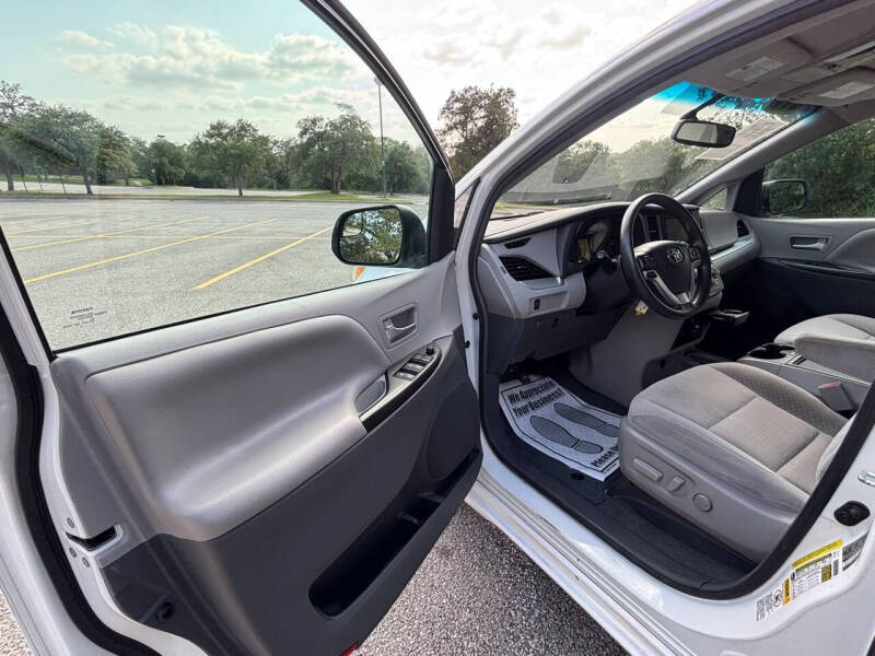 2017 Toyota Sienna