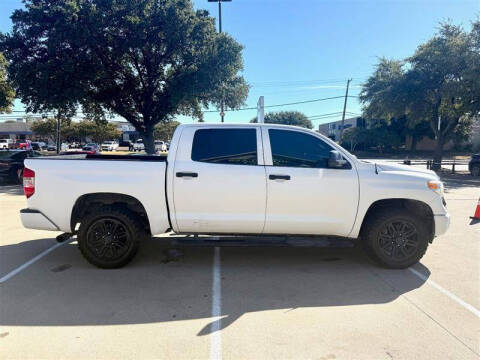 2017 Toyota Tundra SR5