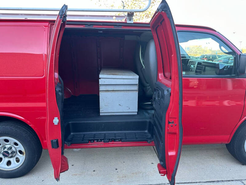 2013 GMC Savana Cargo Base photo 16