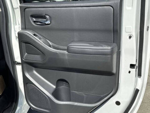 2025 Nissan Frontier SV