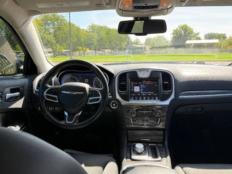 2018 Chrysler 300 Touring