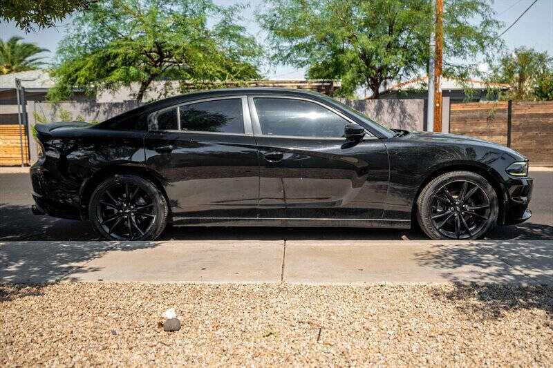 2017 Dodge Charger SE