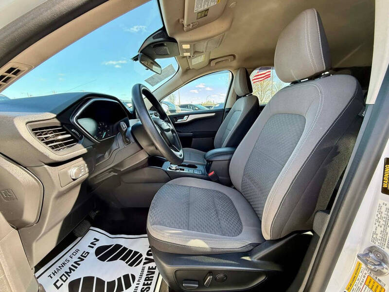 2020 Ford Escape SE