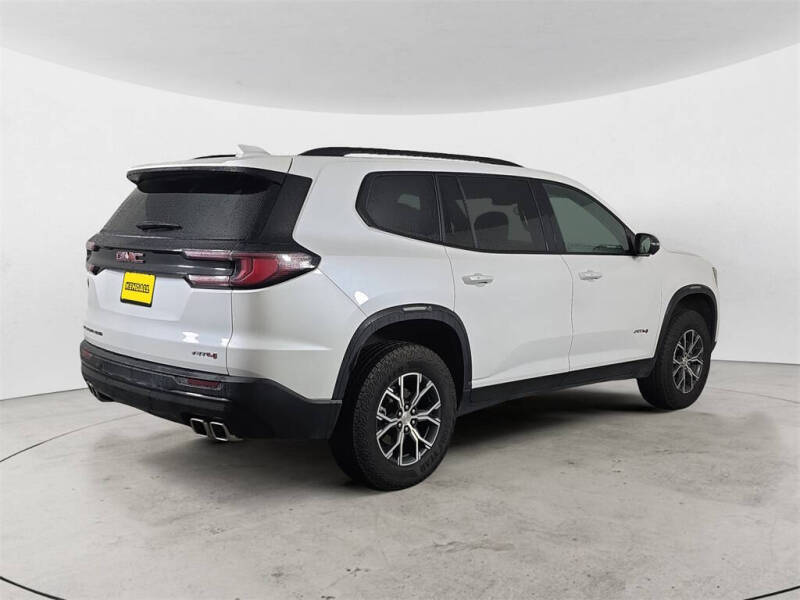 2024 GMC Acadia AT4