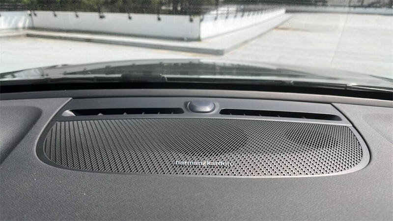 2026 Volvo XC40 B5 Ultra