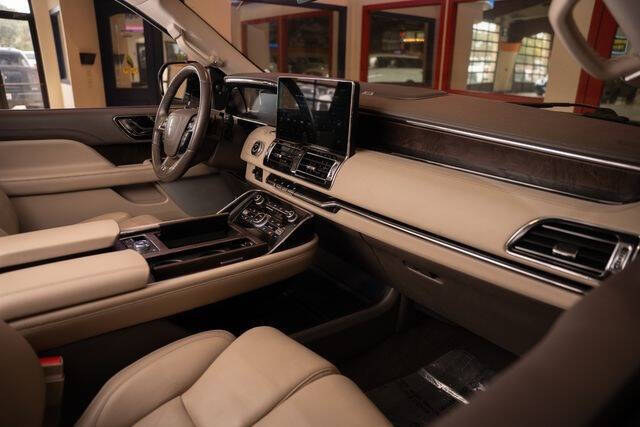 2023 Lincoln Navigator L Reserve