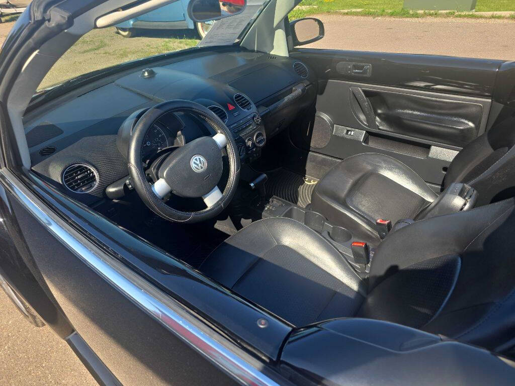 2008 Volkswagen New Beetle Convertible 45