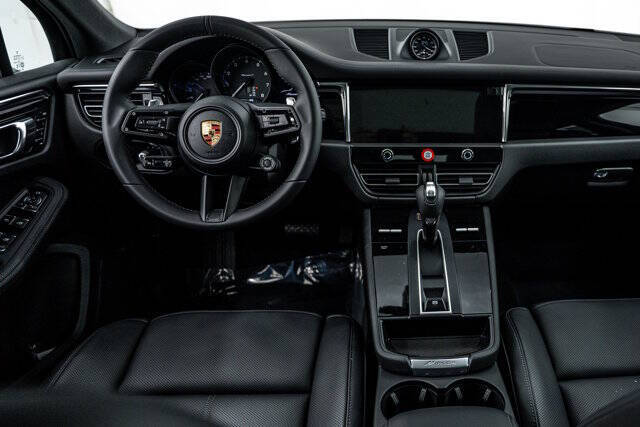 2026 Porsche Macan T