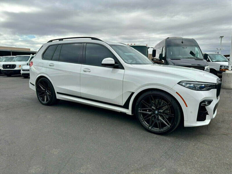 2021 BMW X7 M50i