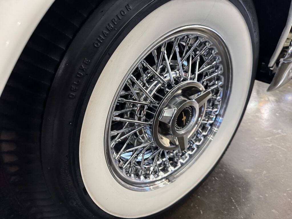 1957 Ford Thunderbird 10